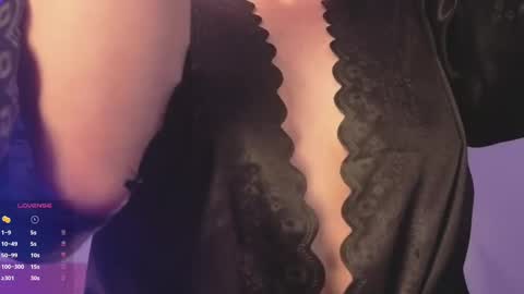 Snapshot of scarletgv chatting on 13, 10, 2025 Scarlet online show from 13, 10, 2025