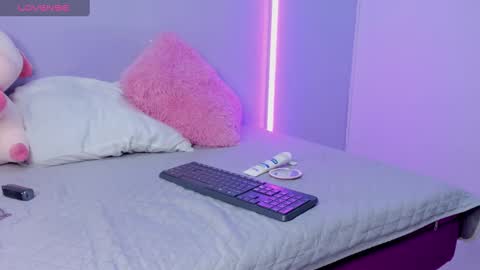 I am  Scarleth  Check mi profile online show from 5, 2, 2025