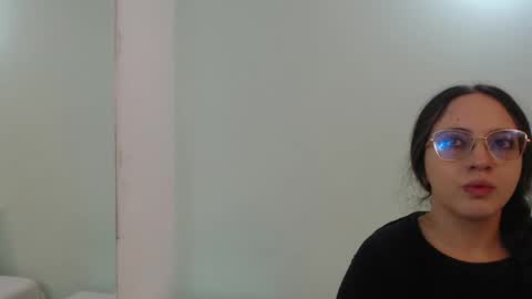 scarlet  online show from 19, 4, 2026