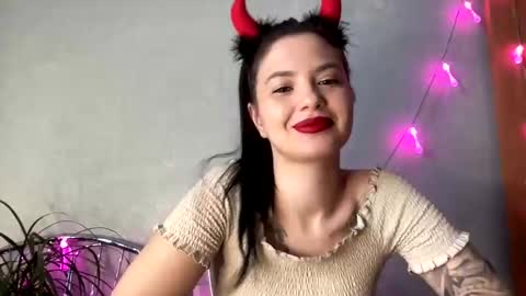 scarletpetal online show from 20, 1, 2025