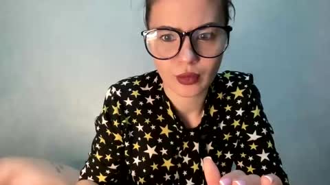 scarletpetal online show from 6, 2, 2025