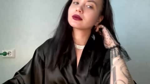 scarletpetal online show from 12, 2, 2025