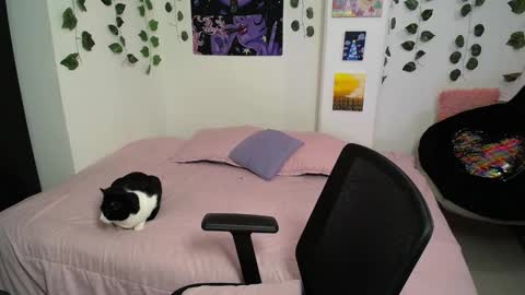 Scarlett Blackthorne  online show from 23, 9, 2025