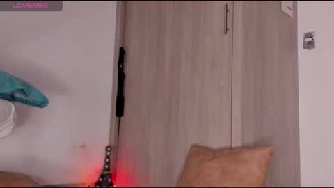 Snapshot of scarlett_diamond chatting on 13, 2, 2025 Scarlett Thumb up please help me 100 its important online show from 13, 2, 2025