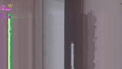 Scarlett Thumb up please help me 100 its important online show from 23, 3, 2026