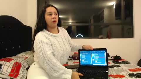 Snapshot of scarlett_evance chatting on 1, 2, 2025 Scarlett and Jazmin online show from 1, 2, 2025