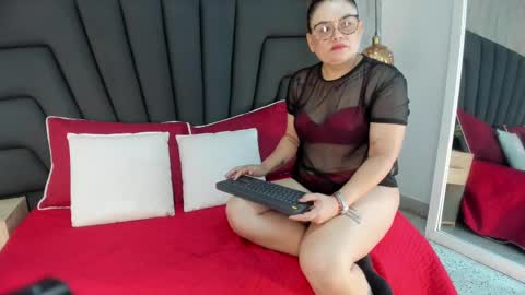 Snapshot of scarlett_monroe_1 chatting on 7, 10, 2025 scarlett_monroe_1 online show from 7, 10, 2025