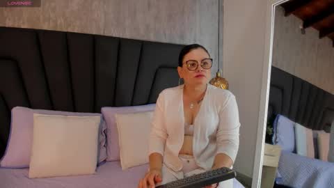 Snapshot of scarlett_monroe_1 chatting on 18, 10, 2025 scarlett_monroe_1 online show from 18, 10, 2025
