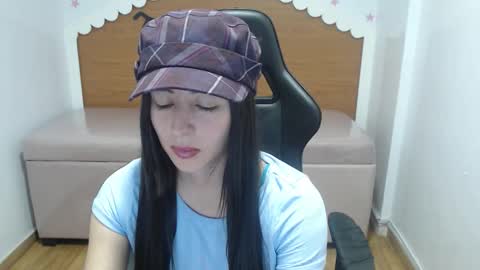 Snapshot of scarlett_percy_t chatting on 10, 11, 2025 scarlett_percy_t online show from 10, 11, 2025