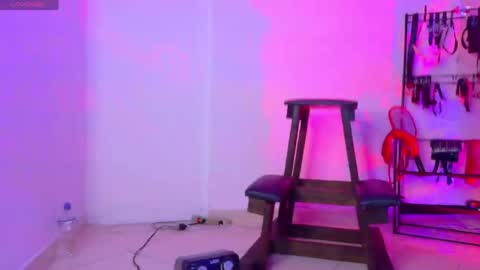 scarlett petyt online show from 12, 4, 2026