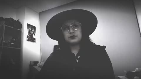 Snapshot of scarlett_sen chatting on 21, 4, 2026 Mistress Scarlett online show from 21, 4, 2026