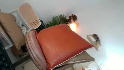 Snapshot of scarlett_sofia69 chatting on 7, 7, 2026 online show from 7, 7, 2026
