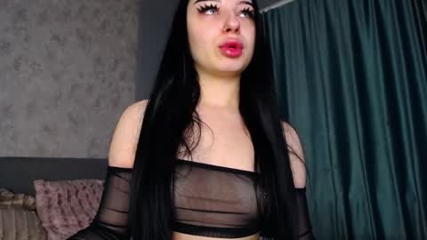 scarlettjakobs online show from 5, 4, 2026