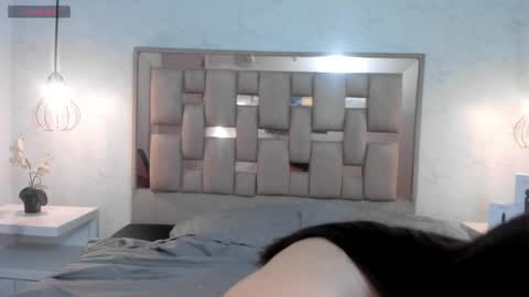 Scarlet online show from 16, 4, 2026