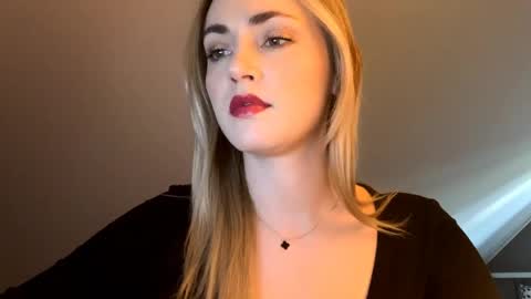 ScarlettxBlonde online show from 5, 5, 2026