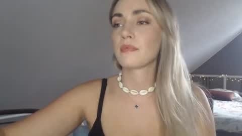ScarlettxBlonde online show from 5, 7, 2026