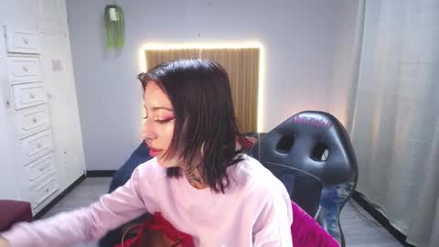 Scarllett online show from 5, 12, 2025