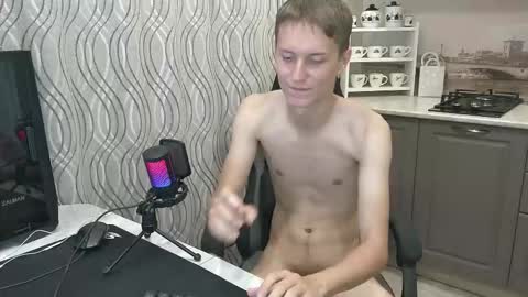 Snapshot of schweppess__ chatting on 25, 9, 2025 Dimka online show from 25, 9, 2025