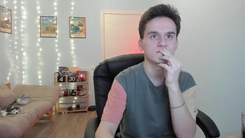 Snapshot of scooby_r chatting on 12, 12, 2024 Thomas brunette and Alex blond online show from 12, 12, 2024