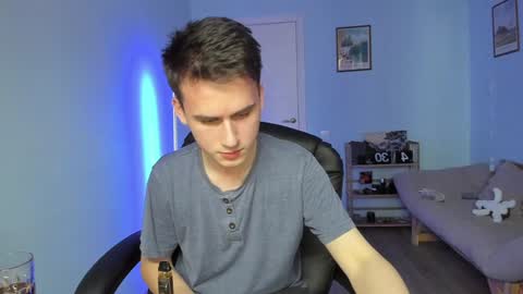 Snapshot of scooby_r chatting on 17, 1, 2025 Thomas brunette and Alex blond online show from 17, 1, 2025