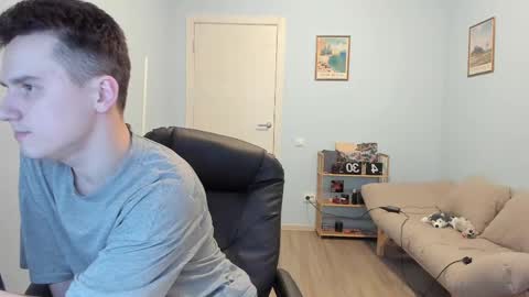 Snapshot of scooby_r chatting on 22, 2, 2025 Thomas brunette and Alex blond online show from 22, 2, 2025