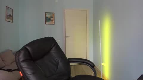 Snapshot of scooby_r chatting on 2, 3, 2025 Thomas brunette and Alex blond online show from 2, 3, 2025