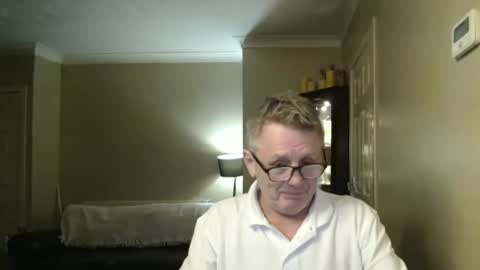 Snapshot of scottsman214 chatting on 22, 12, 2024 James online show from 22, 12, 2024