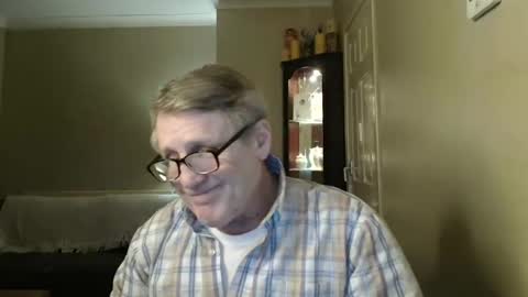 Snapshot of scottsman214 chatting on 27, 2, 2025 James online show from 27, 2, 2025