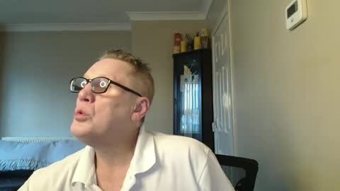 Snapshot of scottsman214 chatting on 28, 2, 2025 James online show from 28, 2, 2025