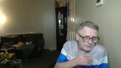 Snapshot of scottsman214 chatting on 28, 9, 2025 James online show from 28, 9, 2025