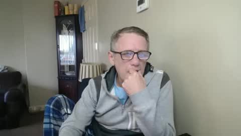 Snapshot of scottsman214 chatting on 3, 11, 2025 James online show from 3, 11, 2025