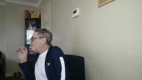 Snapshot of scottsman214 chatting on 13, 11, 2025 James online show from 13, 11, 2025