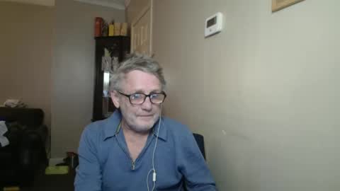 Snapshot of scottsman214 chatting on 20, 11, 2025 James online show from 20, 11, 2025