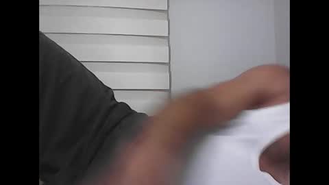 Snapshot of screw2 chatting on 5, 10, 2025 Evren online show from 5, 10, 2025