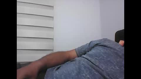 Snapshot of screw2 chatting on 13, 10, 2025 Evren online show from 13, 10, 2025