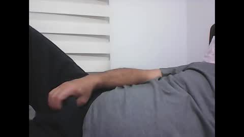 Snapshot of screw2 chatting on 22, 11, 2025 Evren online show from 22, 11, 2025