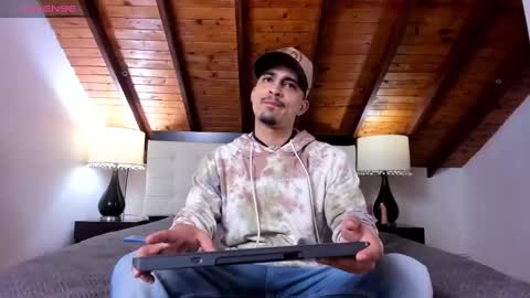 Snapshot of sebastian_berne chatting on 8, 2, 2025 Sebastian Berne online show from 8, 2, 2025