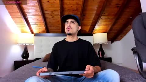 Snapshot of sebastian_berne chatting on 10, 2, 2025 Sebastian Berne online show from 10, 2, 2025