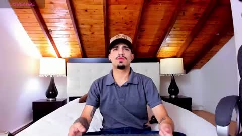 Snapshot of sebastian_berne chatting on 8, 3, 2025 Sebastian Berne online show from 8, 3, 2025