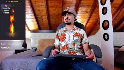 Snapshot of sebastian_berne chatting on 5, 12, 2025 Sebastian Berne online show from 5, 12, 2025