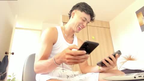 Snapshot of sebastian_dash chatting on 29, 11, 2025 SEBAS online show from 29, 11, 2025