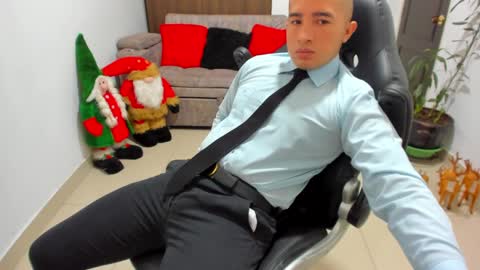 juan  sebastian online show from 30, 12, 2024