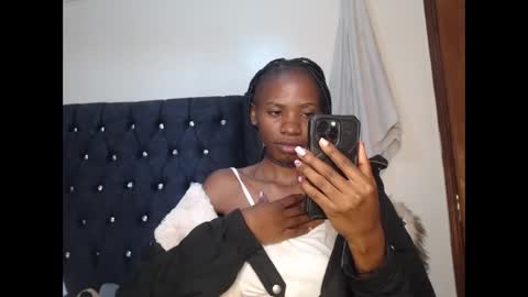 sebatrishaa online show from 2, 11, 2025