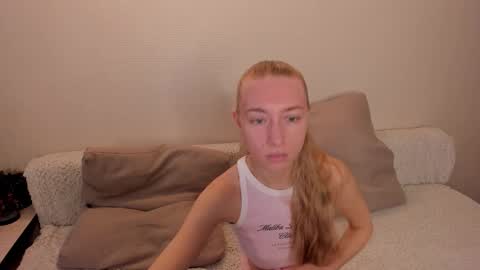 Snapshot of secret_dreams_ chatting on 25, 10, 2025 Amanda and pair in a real life we love each other but can play with you online show from 25, 10, 2025