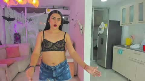 Snapshot of secrethause71605 chatting on 4, 10, 2025 NIKOL online show from 4, 10, 2025