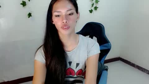 Snapshot of seducive_allea chatting on 15, 10, 2025 seducive_allea online show from 15, 10, 2025