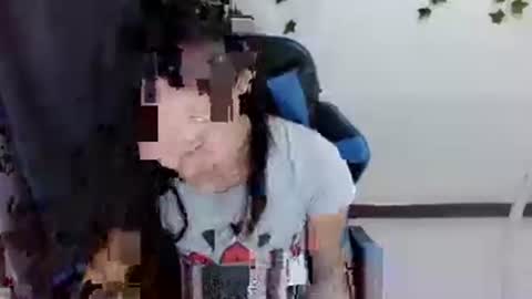 Snapshot of seducive_allea chatting on 10, 11, 2025 seducive_allea online show from 10, 11, 2025