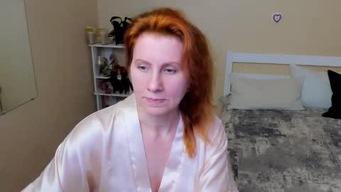 Snapshot of seductive_foxy_ chatting on 29, 9, 2025 seductive_foxy_ online show from 29, 9, 2025