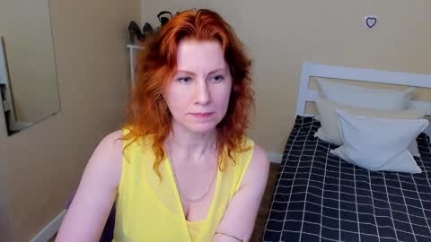 Snapshot of seductive_foxy_ chatting on 24, 11, 2025 seductive_foxy_ online show from 24, 11, 2025