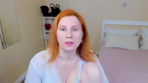 Snapshot of seductive_foxy_ chatting on 9, 3, 2026 seductive_foxy_ online show from 9, 3, 2026